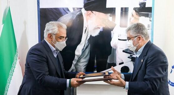 دانشگاه آزاد و جهاد دانشگاهی تفاهم نامه همکاری امضا کردند